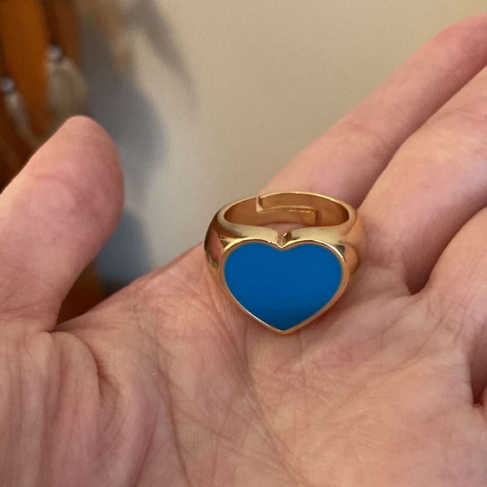 Gorgeous bright BLUE heart adjustable gold ring💙🦋😍